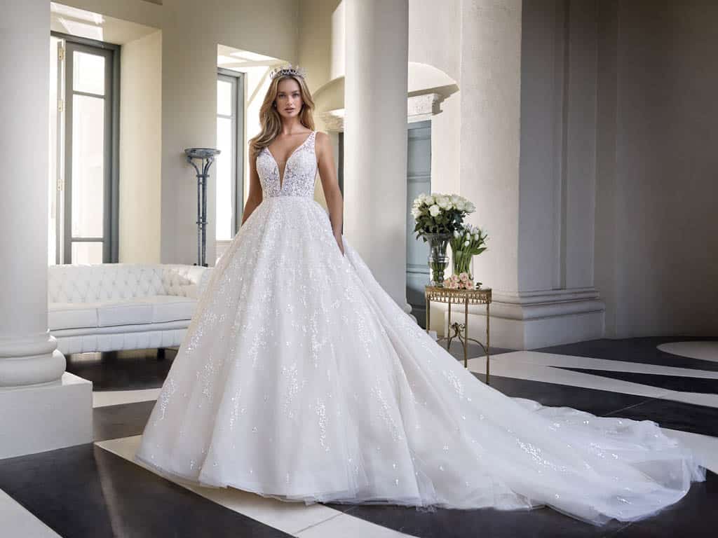 Robes de mariée Demetrios Platinum DP473