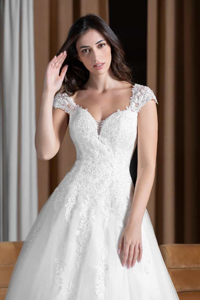 Robes de mariée Lovely 234-01